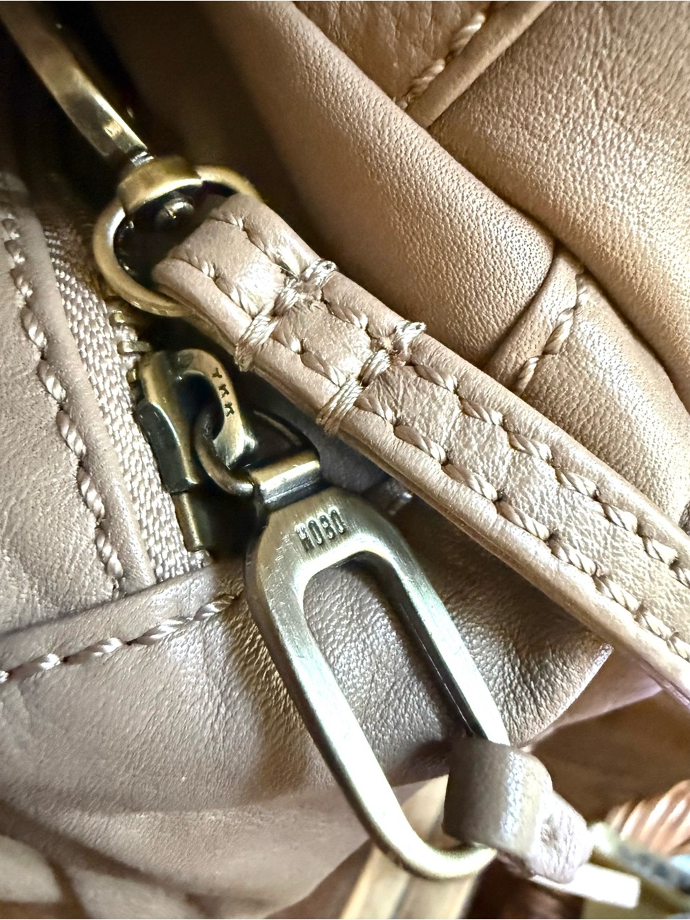New HOBO International Darling Slouchy bag in a taupe leather - Picture 10 of 12